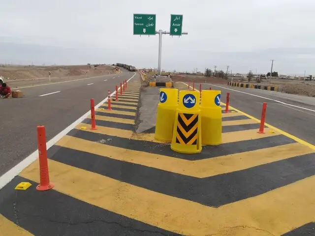 سیستان و بلوچستان به استقبال ایمنی بیشتر؛ نصب هزاران کیلومتر خط کشی و روشنایی در جاده‌ها