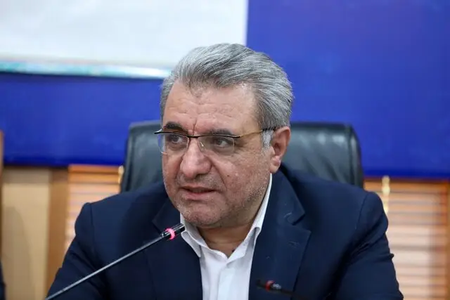 معاون وزیر تعاون به تأخیر عجیب پروژه ۸۱۰ واحدی مسکن کارگری زرندیه واکنش تند نشان داد!