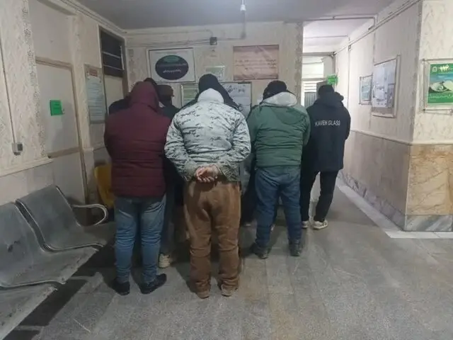 انهدام باند ۱۰ نفره حفاران غیرمجاز در فریمان؛ کشف تجهیزات عجیب و باروت در محل جرم