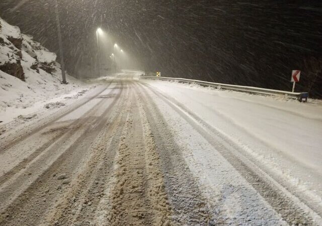 هشدار جدی راهداری آذربایجان غربی؛ جاده‌ها درگیر لغزندگی و کاهش دید شدید شدند!