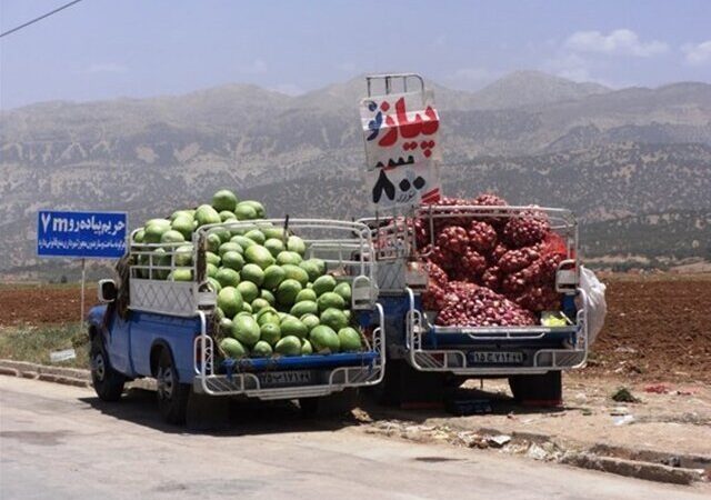 معاون راهداری گلستان: معضل دستفروشان جاده‌ای فقط با تصمیم جمعی حل می‌شود!