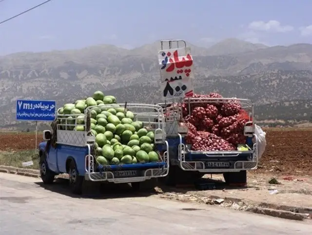 معاون راهداری گلستان: معضل دستفروشان جاده‌ای فقط با تصمیم جمعی حل می‌شود!