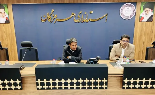 معاون استاندار هرمزگان خبر داد: شتاب پروژه‌های نیروگاه خورشیدی برای آینده‌ای پاک و پررونق