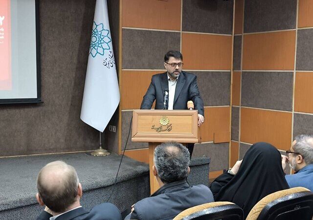 معاون دفتر عارف هشدار داد: چرا برخی نمی‌خواهند تاریخ واقعی برای مردم فاش شود؟