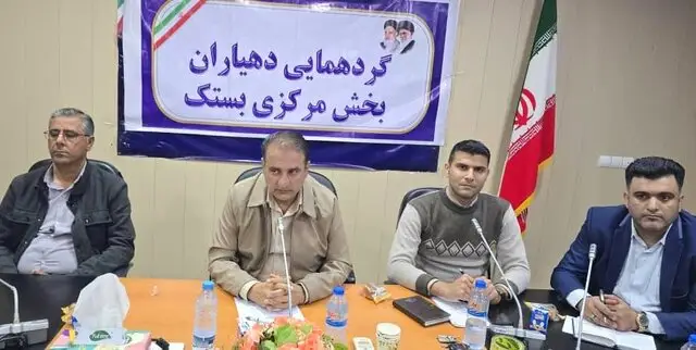 بخشدار مرکزی بستک: رقابت دهیاران در سایه رفاقت، کلید توسعه پایدار است!