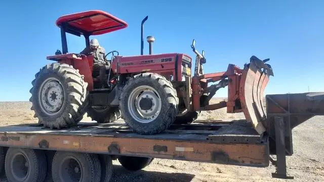 تجهیز ۱۷دستگاه تراکتور برای برف‌روبی راه‌های روستایی ملایر