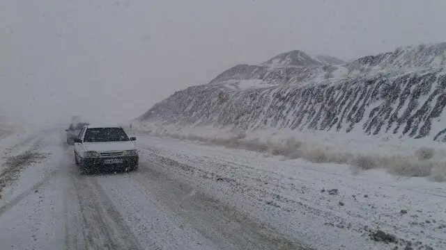 آخرین وضعیت جاده‌های خراسان رضوی/تردد تریلی در محور درگز- قوچان به دلیل شرایط جوی ممنوع شد