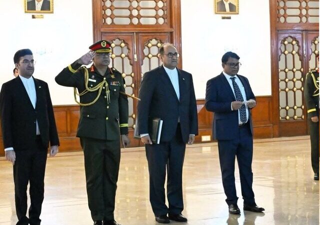 سفیر جدید ایران در بنگلادش استوارنامه خود را تقدیم کرد