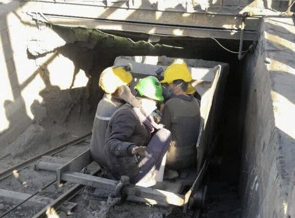 پایان عملیات امدادرسانی حادثه‌ ریزش معدن بافق/ انتقال دو مصدوم به مرکز درمانی