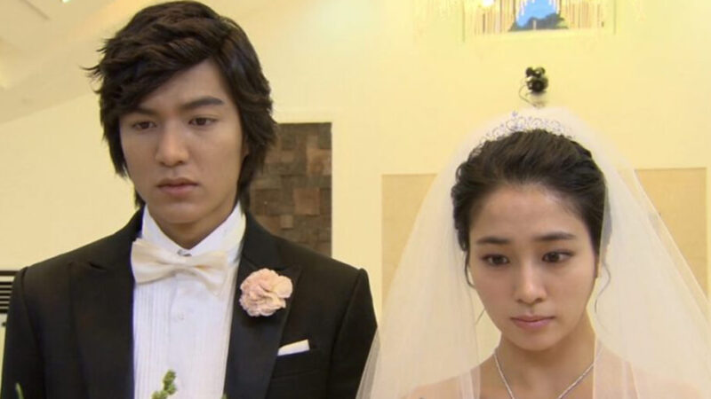 لی مین‌جونگ پس از ۱۶ سال؛ جذابیت بی‌نظیر ۴۳ سالگی او را از دست ندهید!