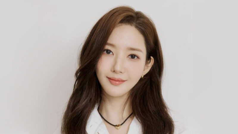 پارک مین‌یونگ با استایل‌های خزدارش؛ راز جذابیت فصل در لباس‌های رسمی!