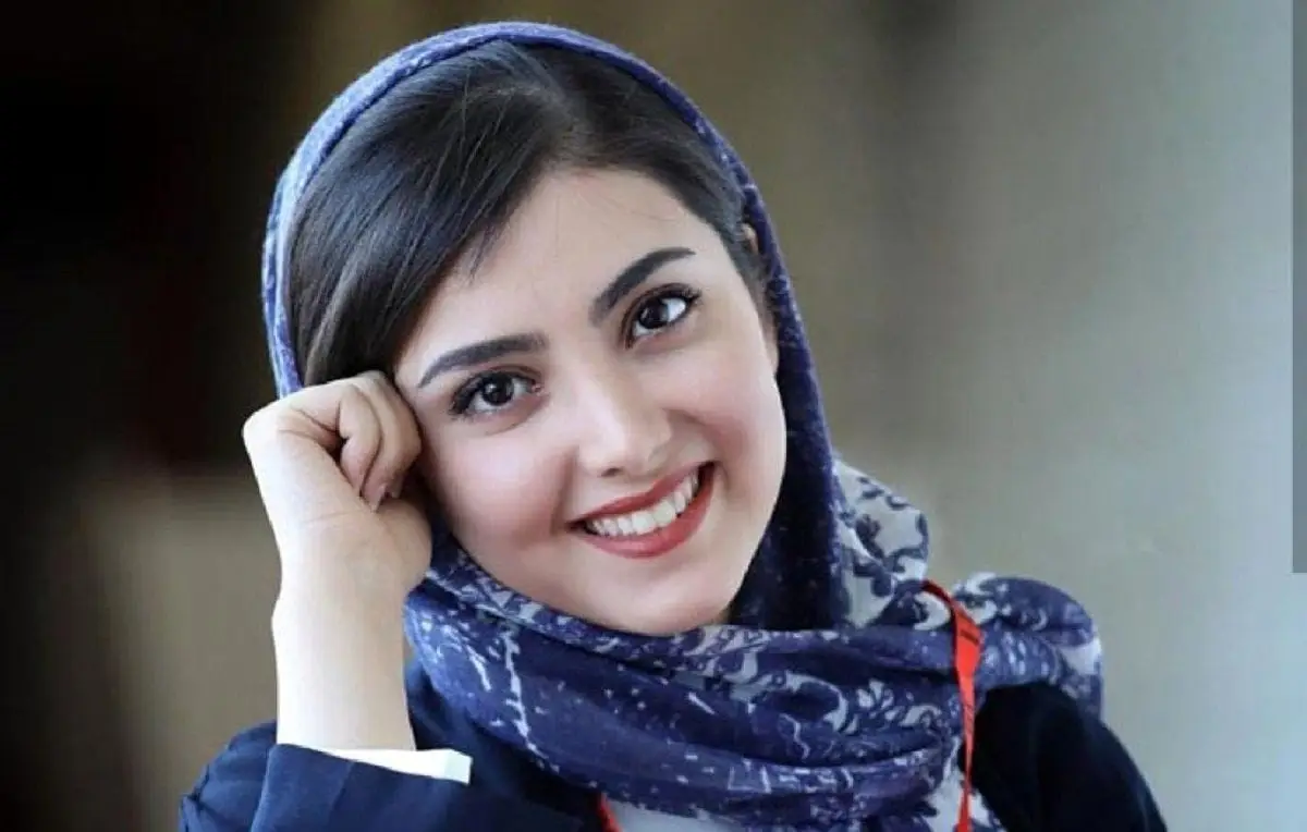 چیدمان اتاق خواب سبز زیبا کرمعلی و گربه‌هایش