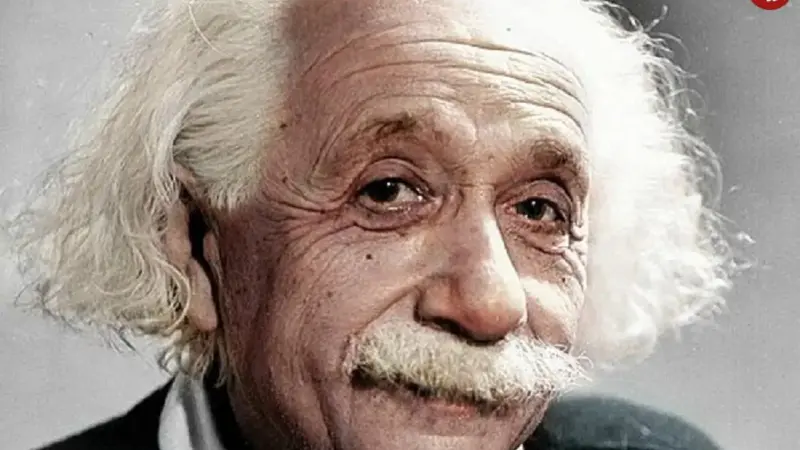 عکسی دیده نشده از آلبرت انیشتین در جوانی کنار همکلاسی‌هایش در سوئیس!