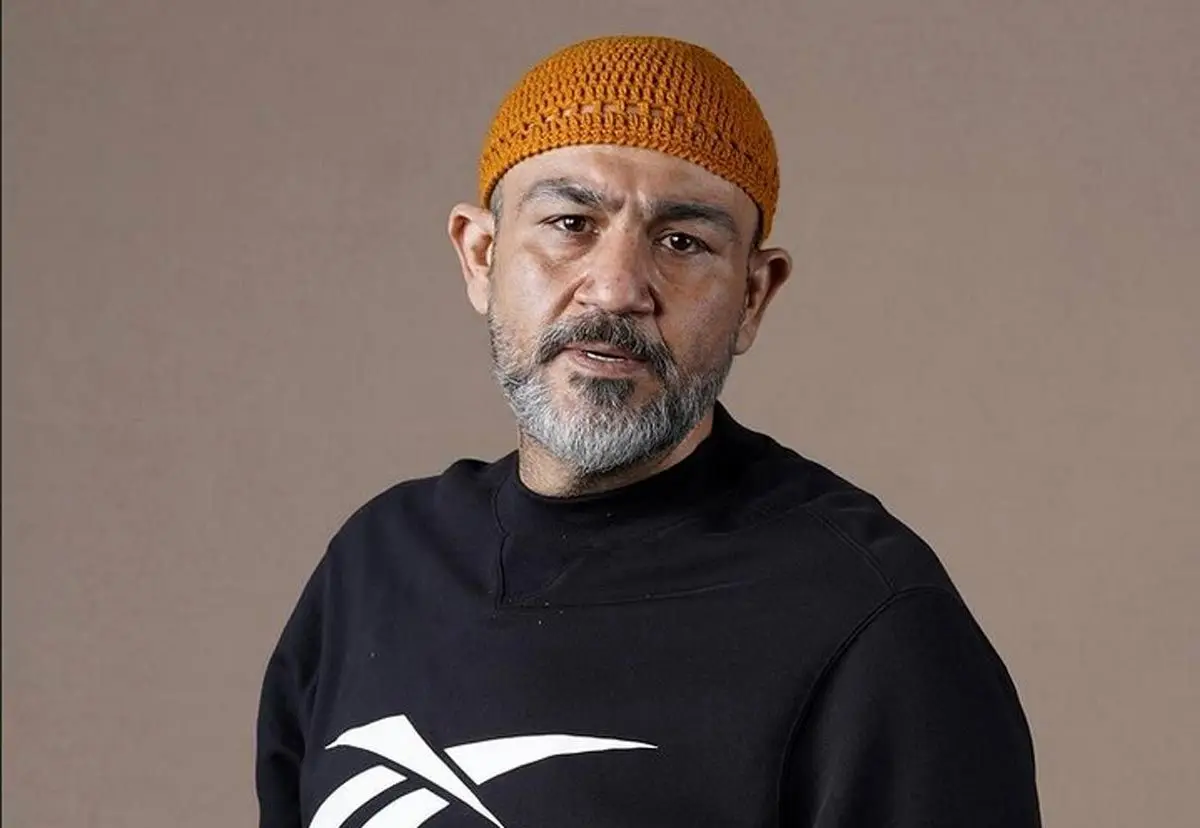 مهران غفوریان با لبخندی گرم و چای پاییزی حال خوبش را به تصویر کشید