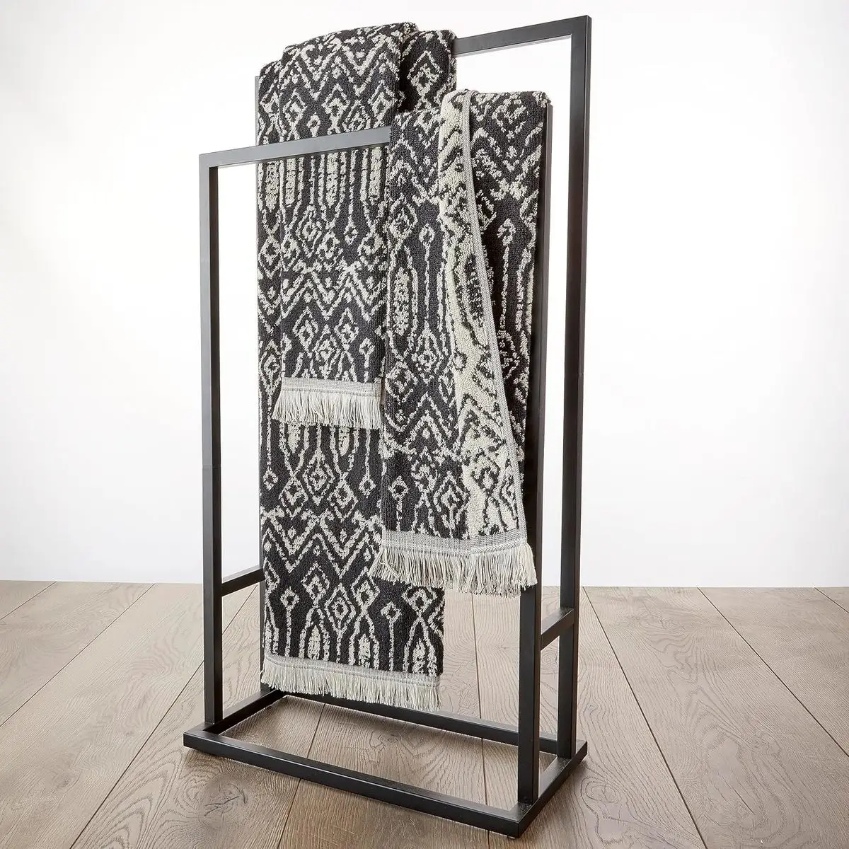 آیا دلار پس از صعود چشمگیر در آستانه ریزش قرار دارد؟ تحلیل جدید بازار ارز