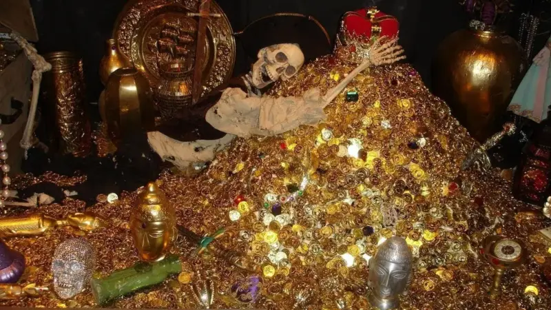 کشف گنج ۱۸۰۰ساله قلک‌های مملو از سکه های طلا رومی