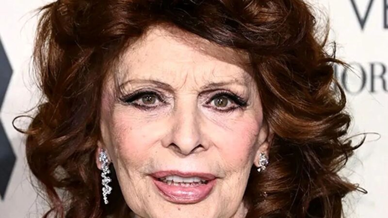 نگاهی نادر به کریسمس خانوادگی سوفیا لورن در قلب رم سال ۱۹۵۵