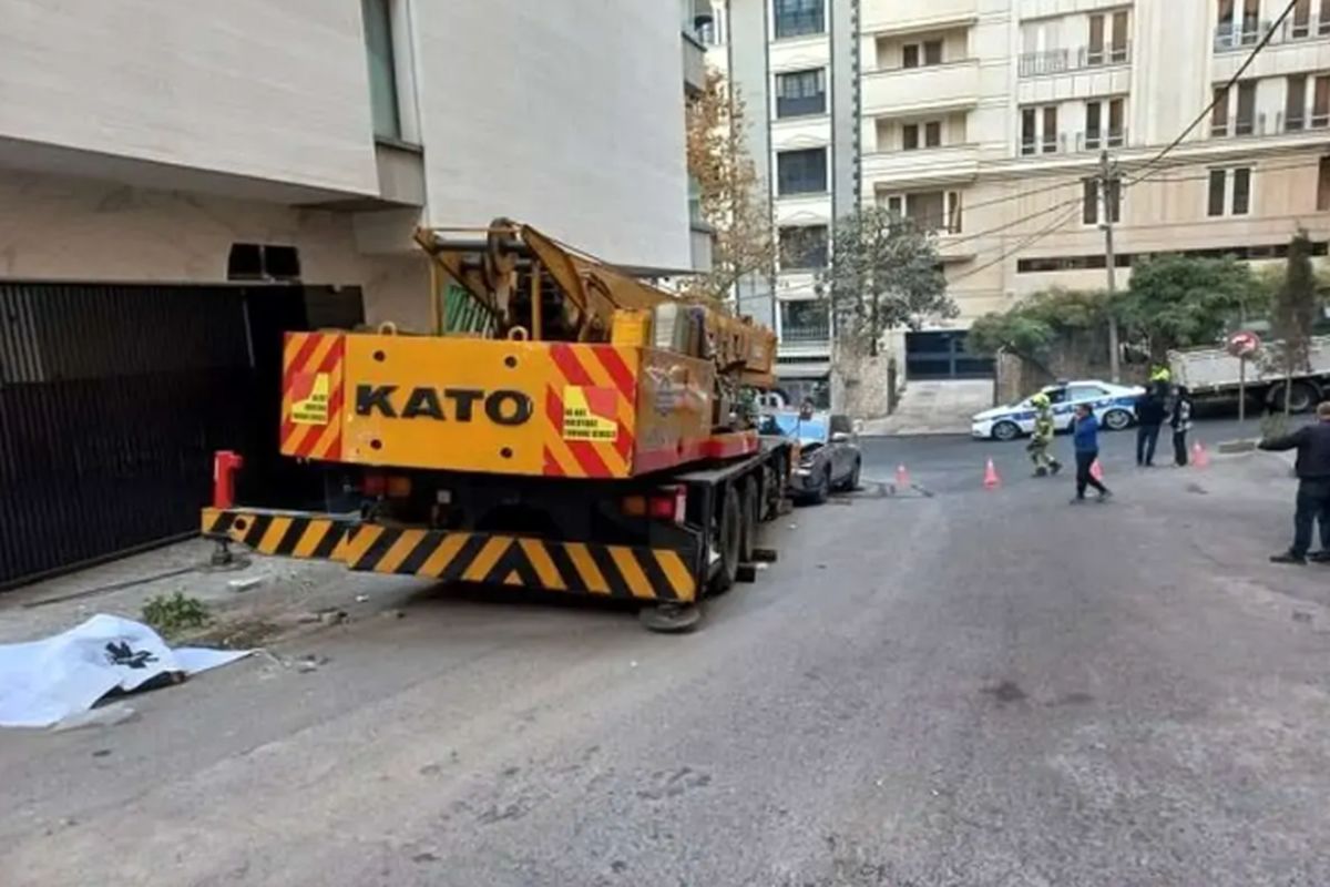 اولین تصاویر شوکه‌کننده از حادثه مرگبار جرثقیل در خیابان شریعتی تهران منتشر شد