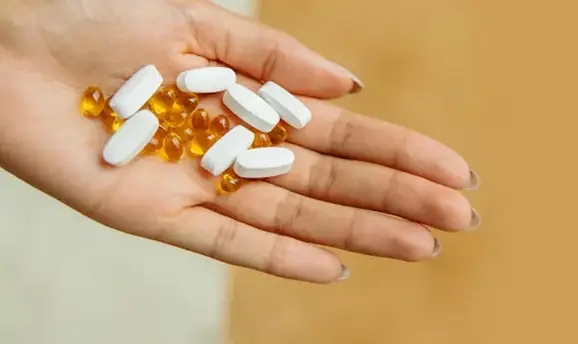 تغییر شگفت‌انگیز چهره وزیر اقتصاد؛ راز پشت ظاهر تازه احسان خاندوزی چیست؟