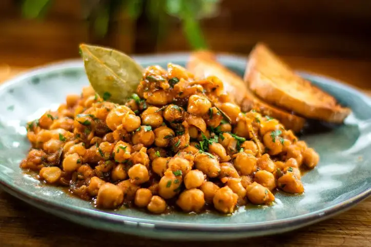 مصرف ویتامین دی در شب؛ قاتل پنهان خواب آرام شما؟