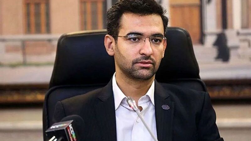 آذری جهرمی: یکی مامور رُک‌گویی با رئیس جمهور شود