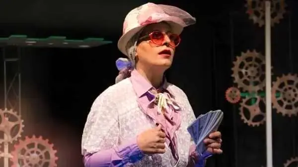 راز استایل خاص بازیگران پشت صحنه تئاتر سوسن پرور؛ از آناهیتا همتی تا سحر ولدبیگی و فلورا سام