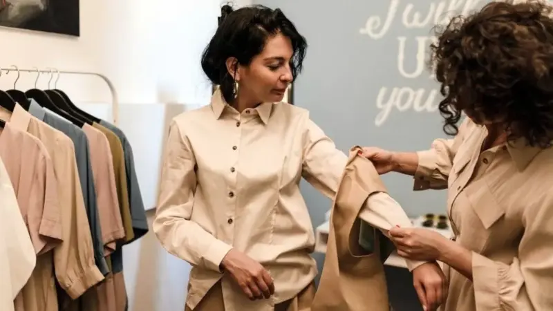 چطور با اجاره دادن لباس‌های کمدتان پولدار شوید؟ مدل کسب‌وکاری که نسل جوان را شیفته کرده!