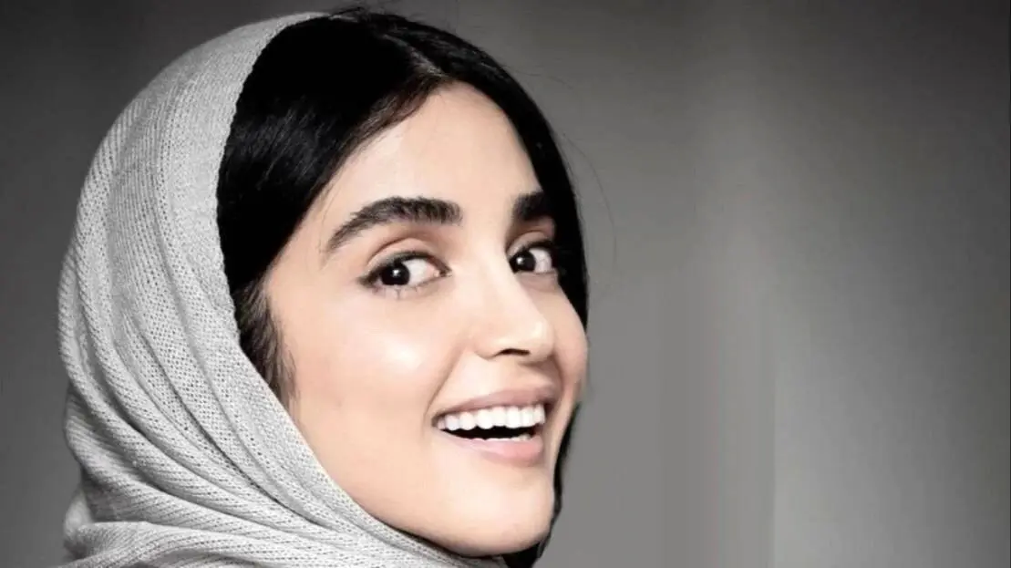 الهه حصاری و هوتن شکیبا در پشت صحنه فیلم جدید بهرام افشاری با گوشی صورتی جذاب!