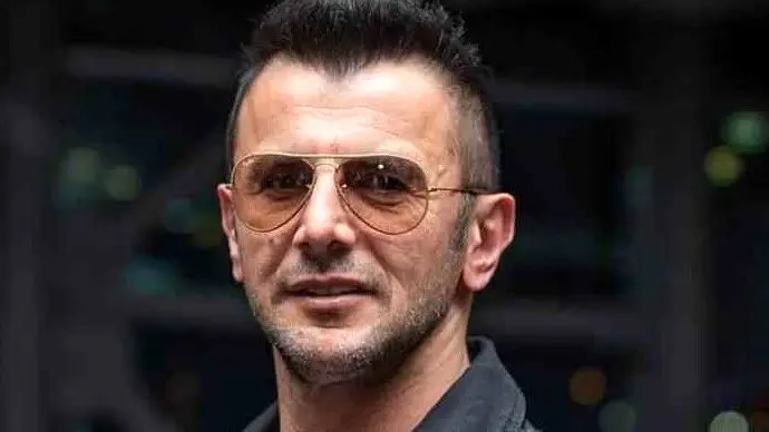 امین حیایی از لحظه‌ای که زندگی‌اش با یک طی ساده تغییر کرد تا تراژدی تلخ از دست دادن خواهرش!