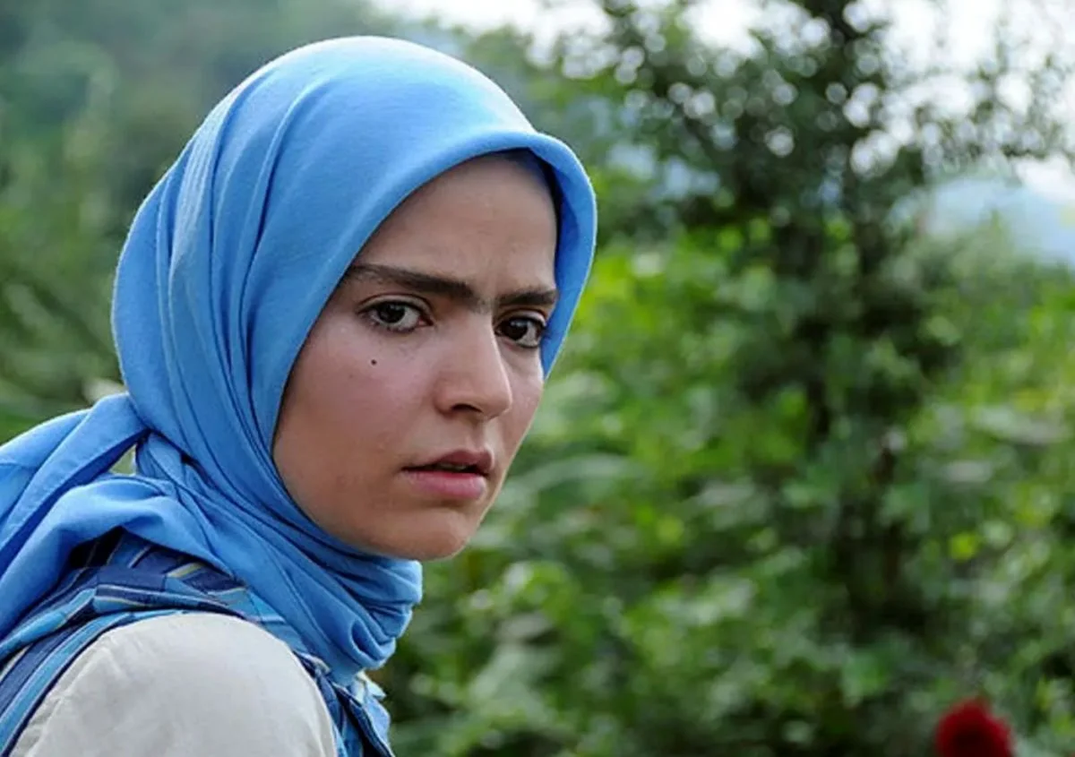 سپیده خداوردی در کافه‌ای دنج؛ تغییر چهره‌ای که همه را شگفت‌زده کرد!