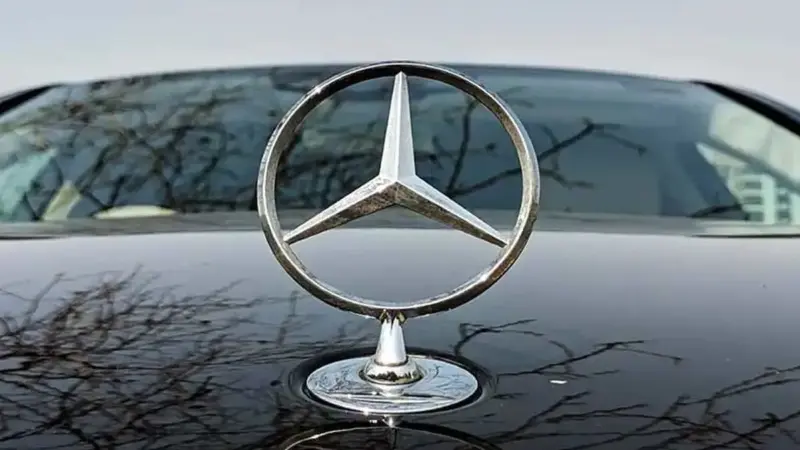 تبلیغ خلاقانه مرسدس بنز برای کریسمس که همه را شگفت‌زده کرد!