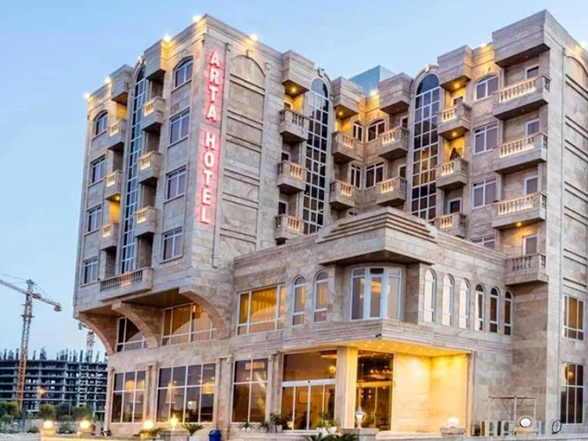 کشف بهترین زمان برای رزرو هتل در قشم با تخفیف‌های استثنایی!