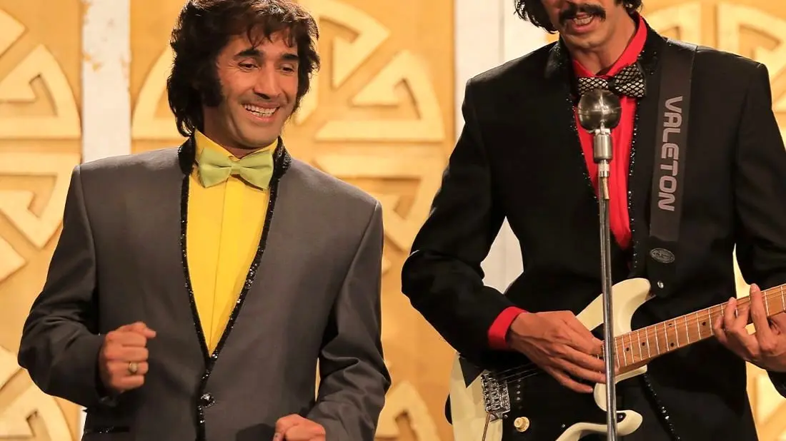 تصاویر/ نگاهی به استایل دهه ۶۰ فیلم فسیل ؛ بهرام افشاری،الناز حبیبی؛هادی کاظمی،الهه حصاری و…