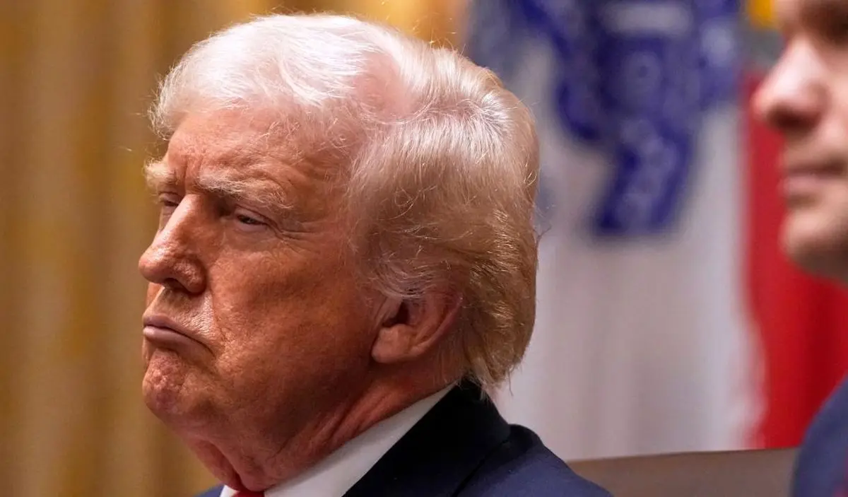 ۹ بار چرت ترامپ در جلسه مهم کابینه؛ آیا رئیس‌جمهور آمریکا توان کافی دارد؟ - وب‌گردی