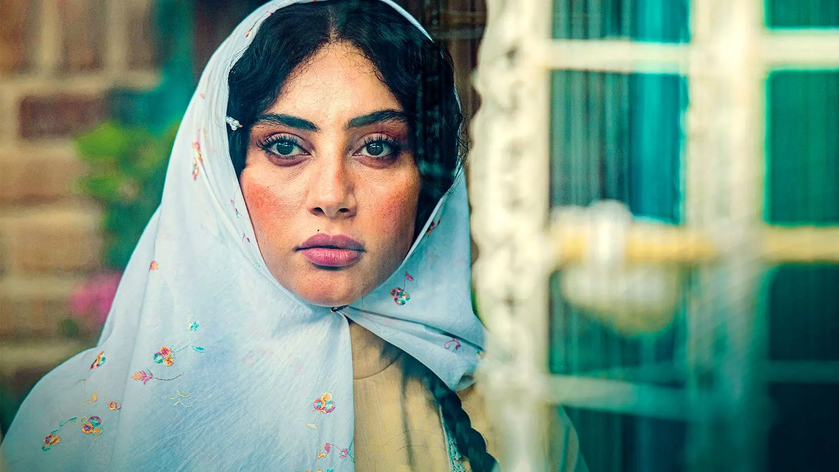 تصاویر پشت‌صحنه سریال «بامداد خمار» بازیگران مشهور را در حالتی متفاوت نشان می‌دهد!