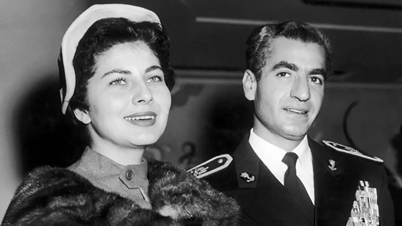 عکسی نادر از ثریا پهلوی در دل کوچه‌های رودهن سال ۱۳۳۲ که تاریخ را زنده می‌کند!