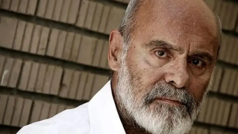 جمشید هاشم‌پور در حرکتی شگفت‌انگیز؛ رقص و رزمی که همه را مات کرد!