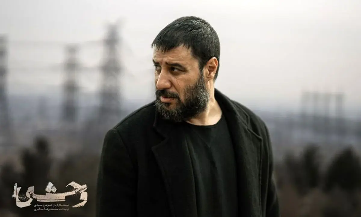 جواد عزتی با استایل راحت و متفاوت در جشن حافظ 1404 همه را شگفت‌زده کرد!