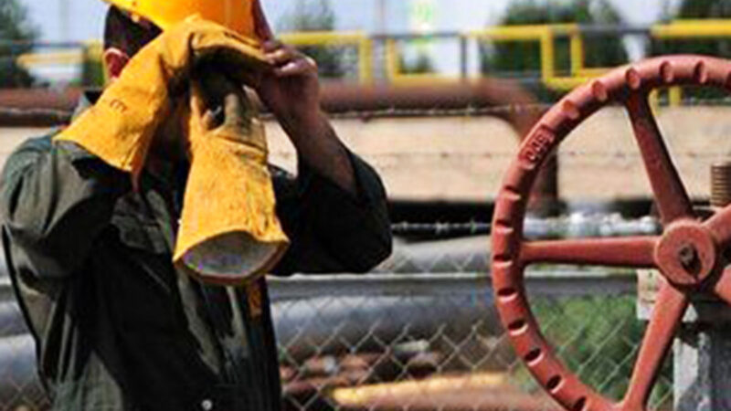 خط فقر در ایران به مرز نگران‌کننده‌ای رسید؛ معیشت چگونه در آتش تورم می‌سوزد؟