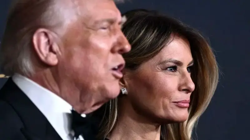 ترامپ یورش پلیس به کشوی لباس زیر ملانیا را با طنز تند افشا کرد!