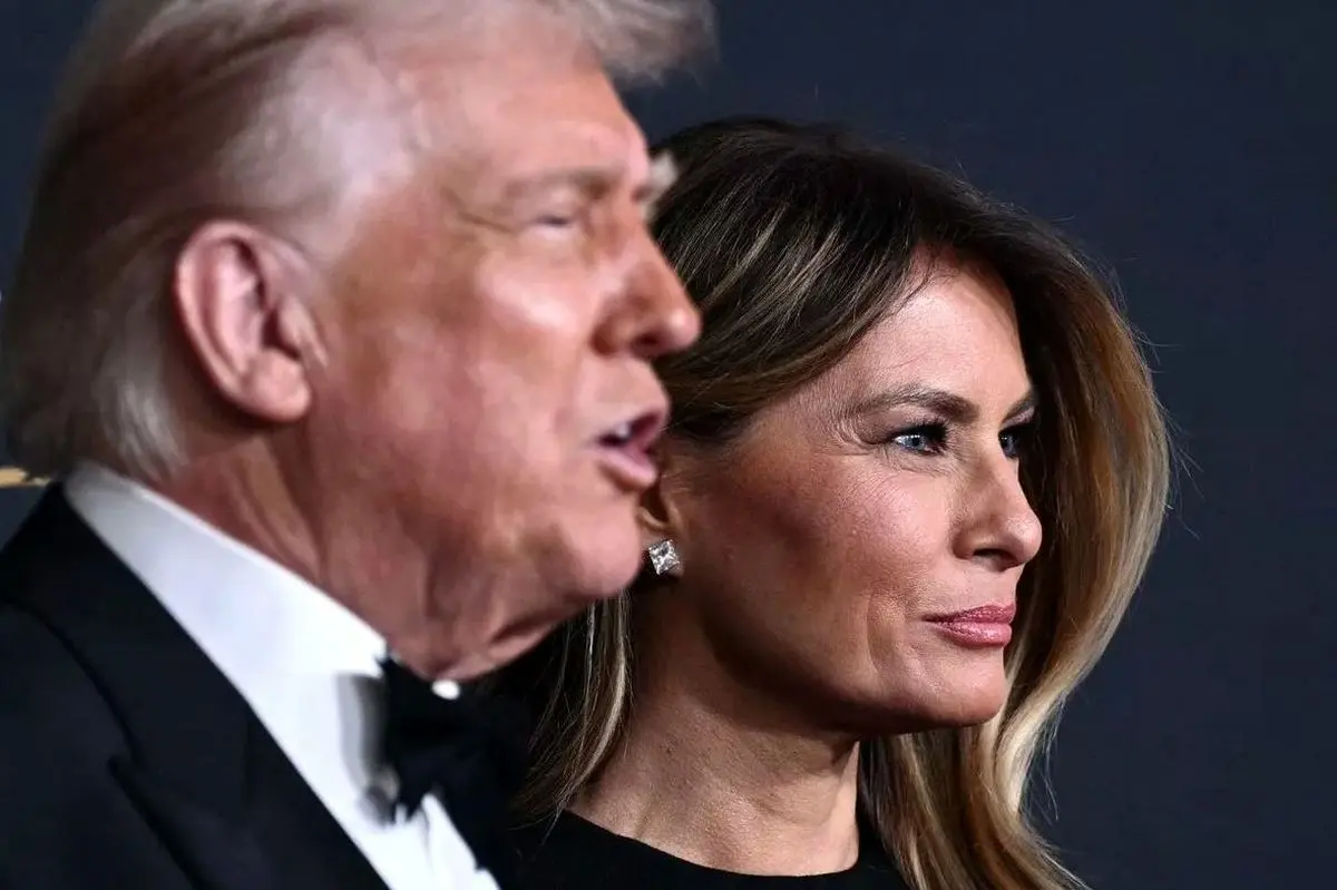 ترامپ یورش پلیس به کشوی لباس زیر ملانیا را با طنز تند افشا کرد!