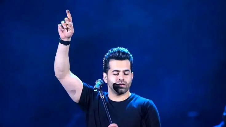 اجرای بی‌نظیر رضا بهرام در کنسرت؛ پیرمردها هم با شور «دیوانه‌ات شدم» را همخوانی کردند!