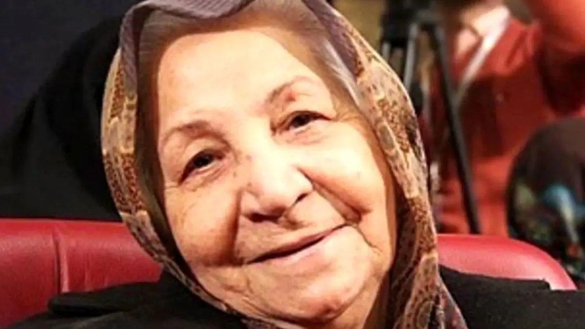 لحظه‌ای دیده نشده از رقیه چهره‌آزاد مادر سینمای ایران در کنار نوه بازیگرش که همه را شگفت‌زده کرد!