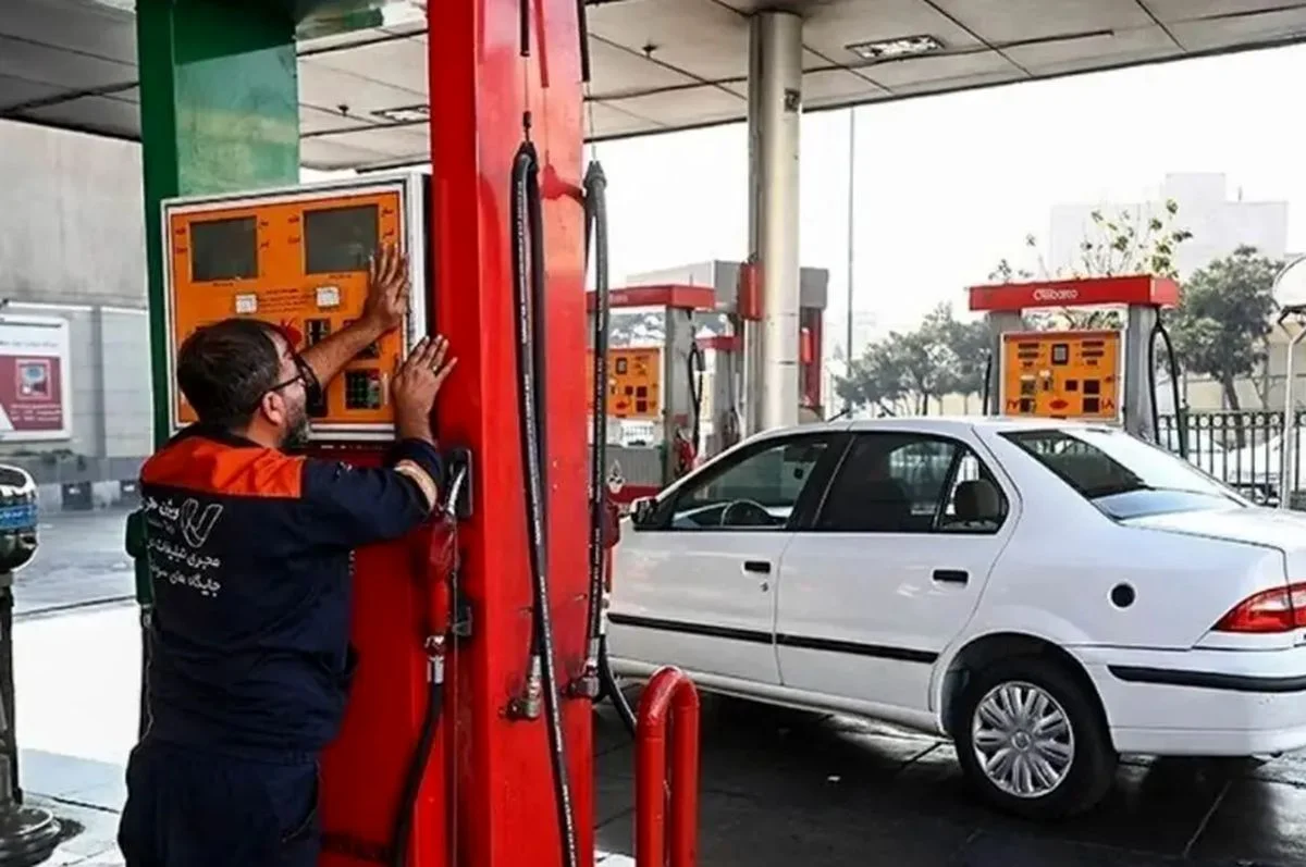 روزنامه قدس هشدار داد: بنزین ۵ هزار تومانی، جرقه‌ای خطرناک در انبار باروت اقتصاد ایران!