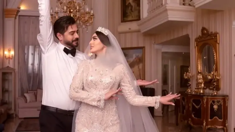 لحظه ناب و فراموش‌نشدنی تبریک عاشقانه سهیل قاسدی به مریم مومن در روز زن با عکس روز عقدشان