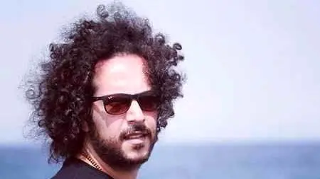 آهنگ احساسی «لیلی» از سینا حجازی؛ داستانی که قلب‌ها را می‌شکند!