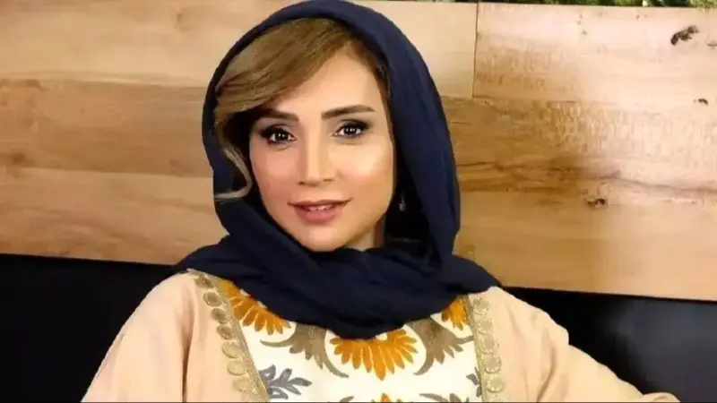 شبی متفاوت با سفره لاکچری شبنم قلی‌خانی در یلدای 1404 که همه را حیرت‌زده کرد!