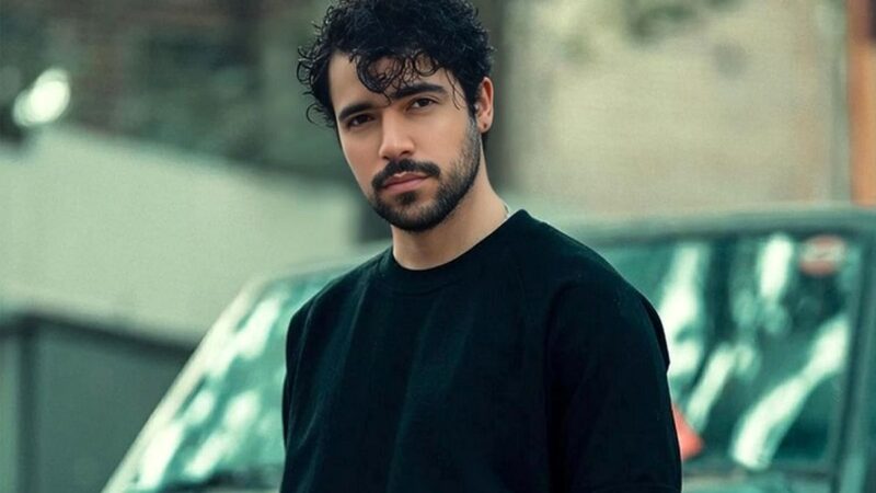 شروین حاجی‌پور در ۴۸ ساعت؛ از ممنوع‌التصویر تا مجوز رسمی آلبوم! واکنش عجیب کاربران شبکه‌های اجتماعی