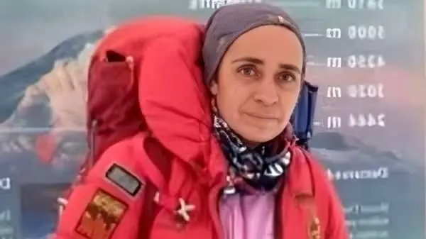 میز عزای یلدایی طاهره حاصلی کوهنورد مرحومه در دماوند / یلدا مبارک…