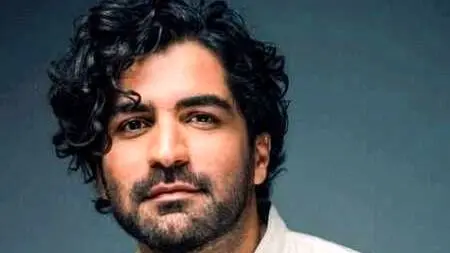 عرفان طهماسبی با اجرای «چشم و دلوم روشن» سالن شیراز را منفجر کرد!